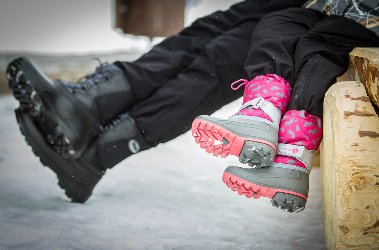 Зимняя обувь детская на ногах